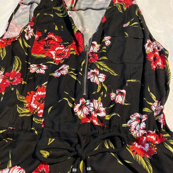 Guess romper - Picture 3 of 4